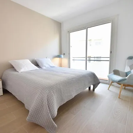 3-room In The Heart Of